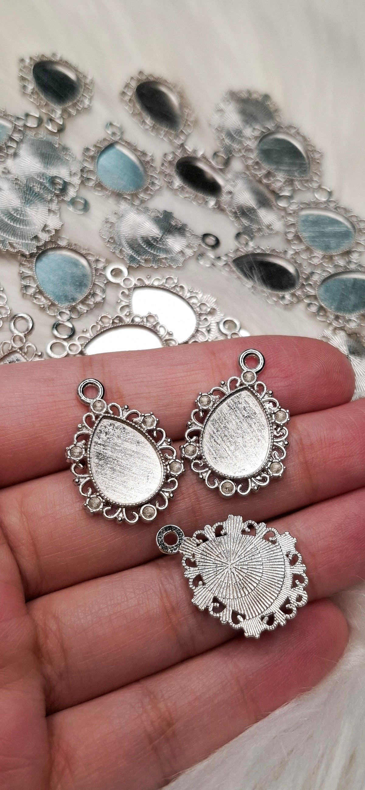 High-Quantity, imported floral Drop cabochon base / bezel for diy pendants , bracelet, earrings Gold/ silver