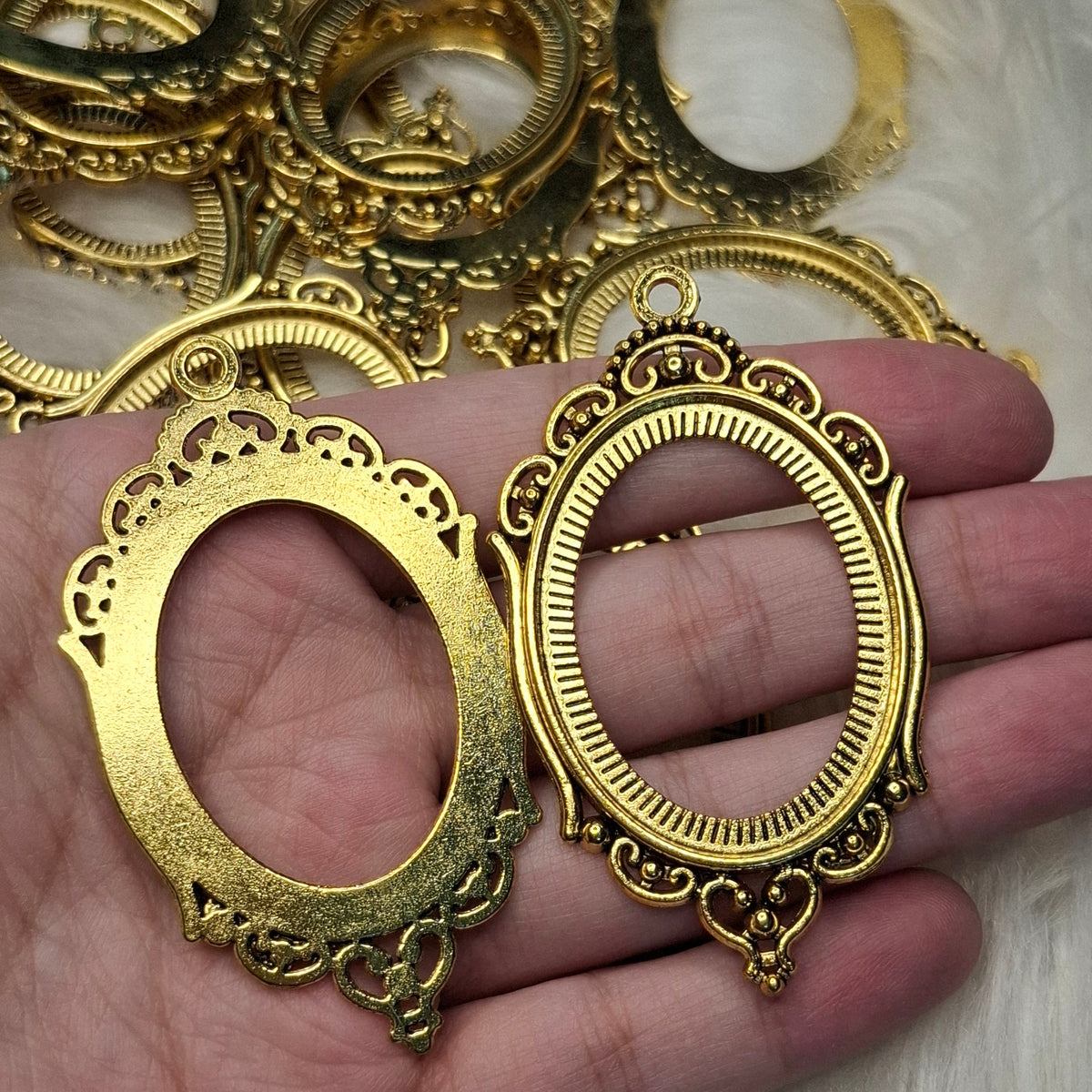 High-Quantity, imported large oval cabochon base / bezel for diy pendants , bracelet, earrings Gold/ silver