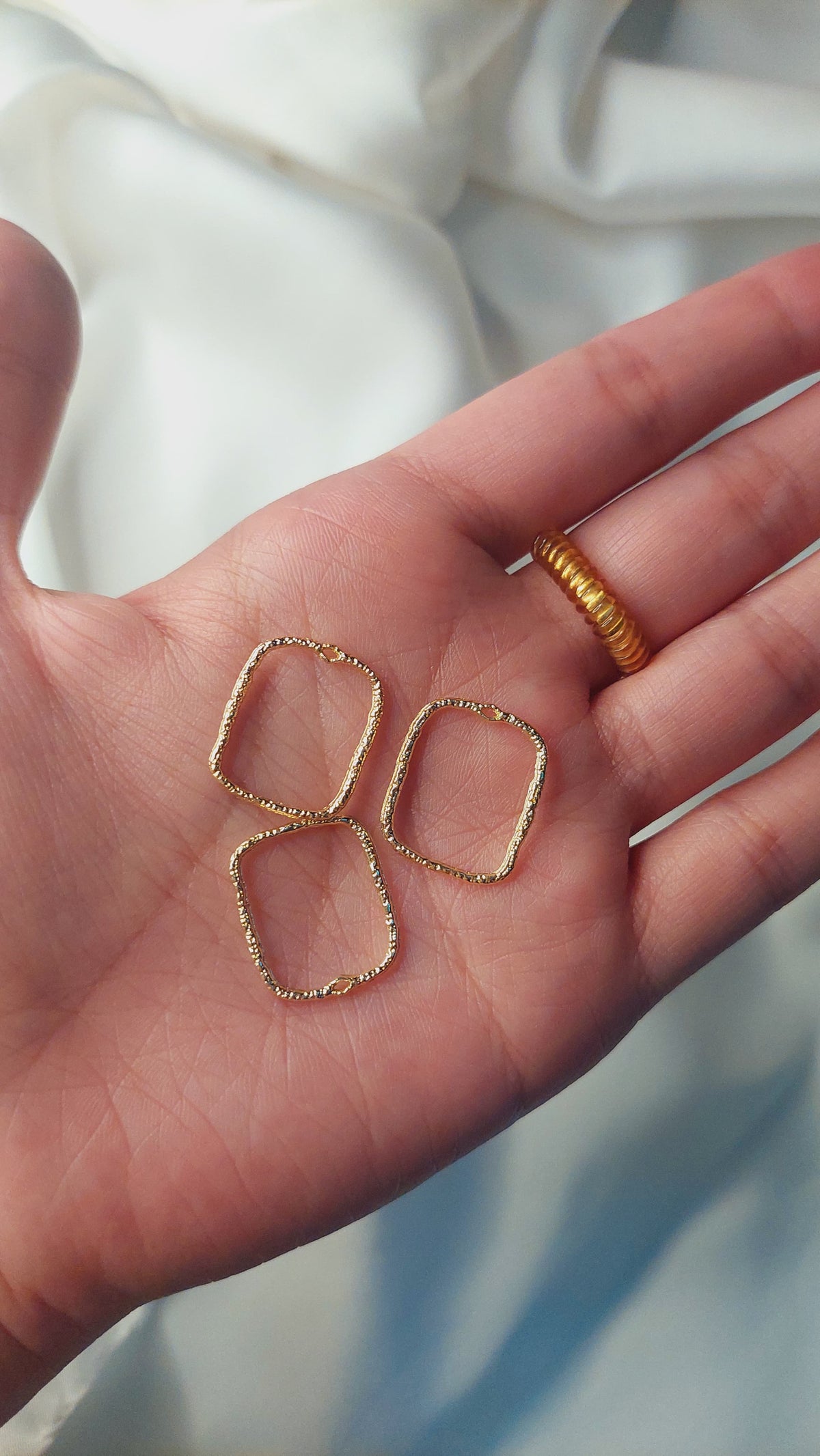 1pc High Quality, Imported Irregular small Square