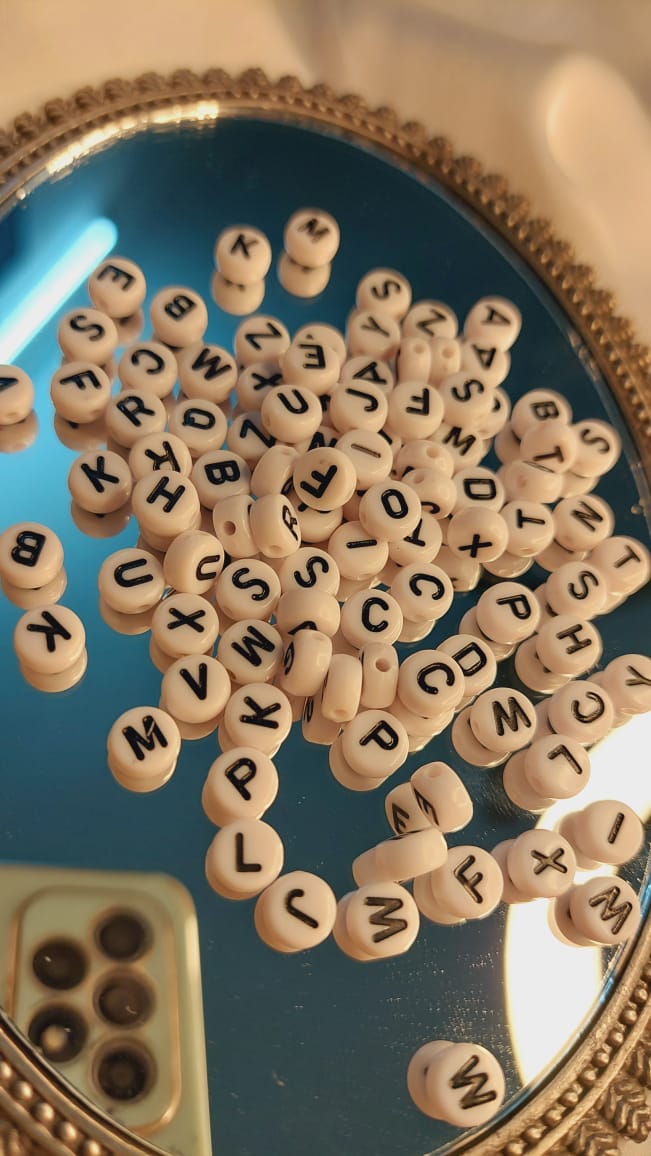 Imported black & white Alphabet Beads