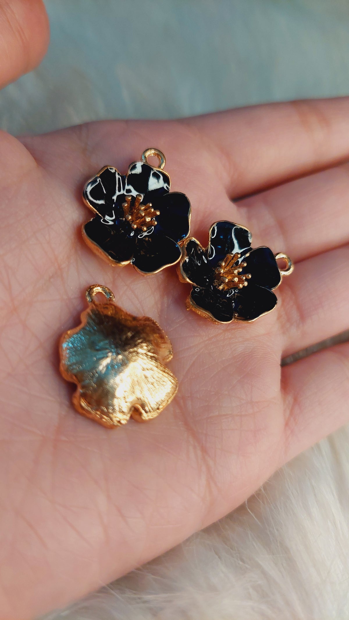Imported 3D flower charms for keychains , pendants , Bracelets & DIY