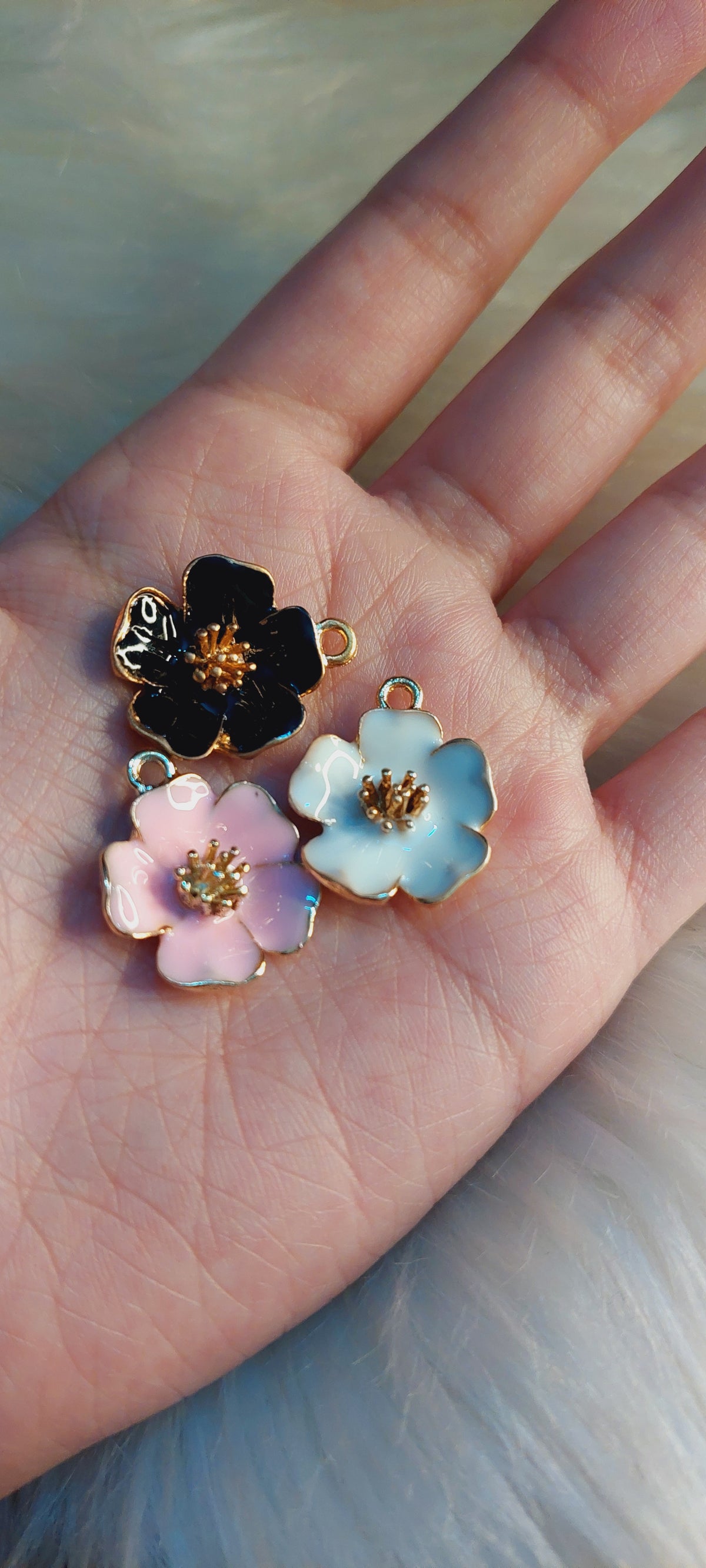 Imported 3D flower charms for keychains , pendants , Bracelets & DIY