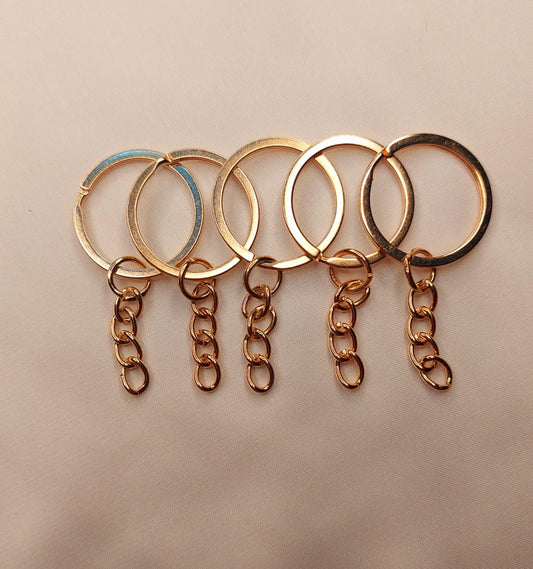 High-Quality Imported Round keychains in golden/silver