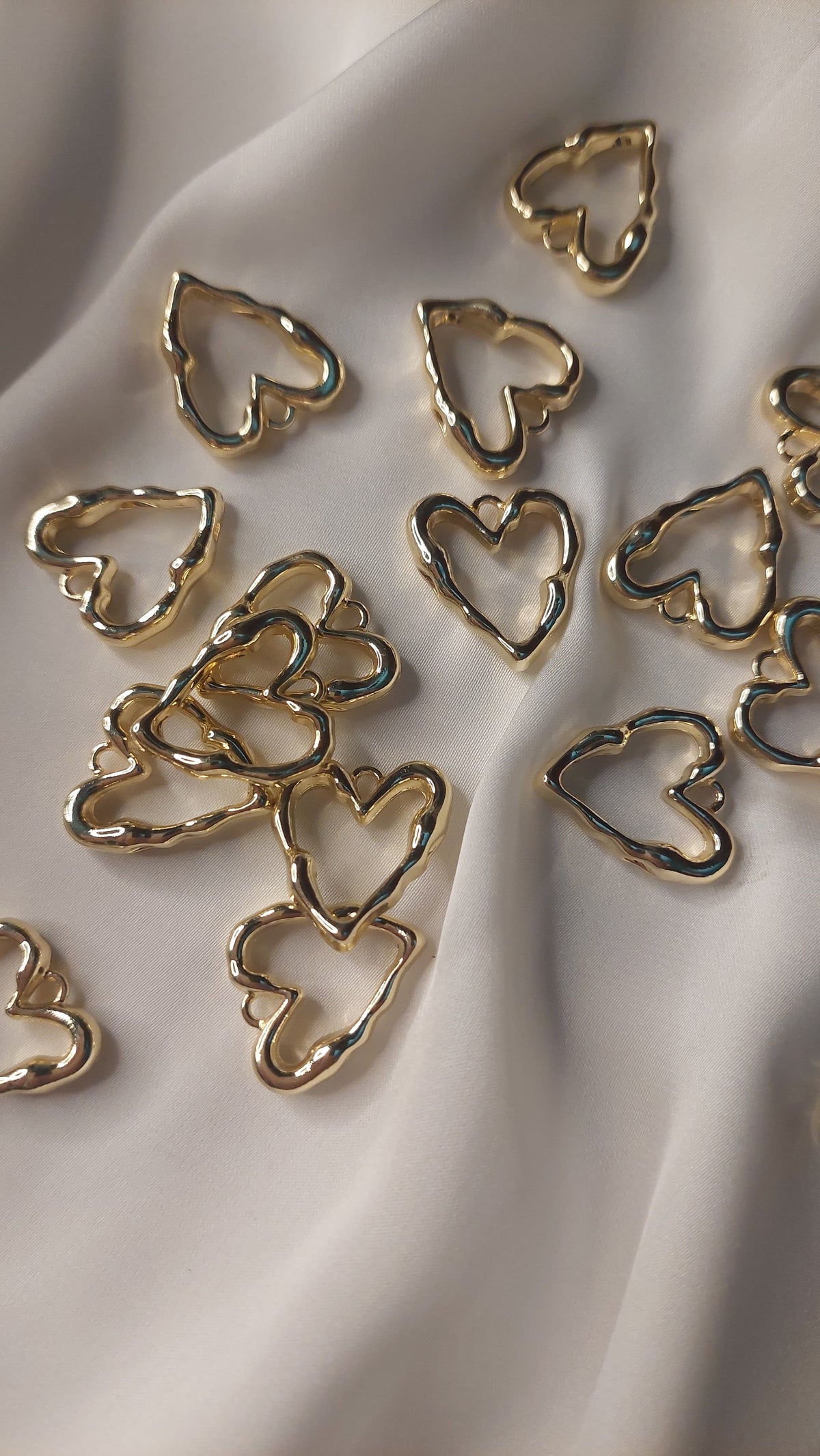 1pc High-Quality Imported Irregular Small Heart