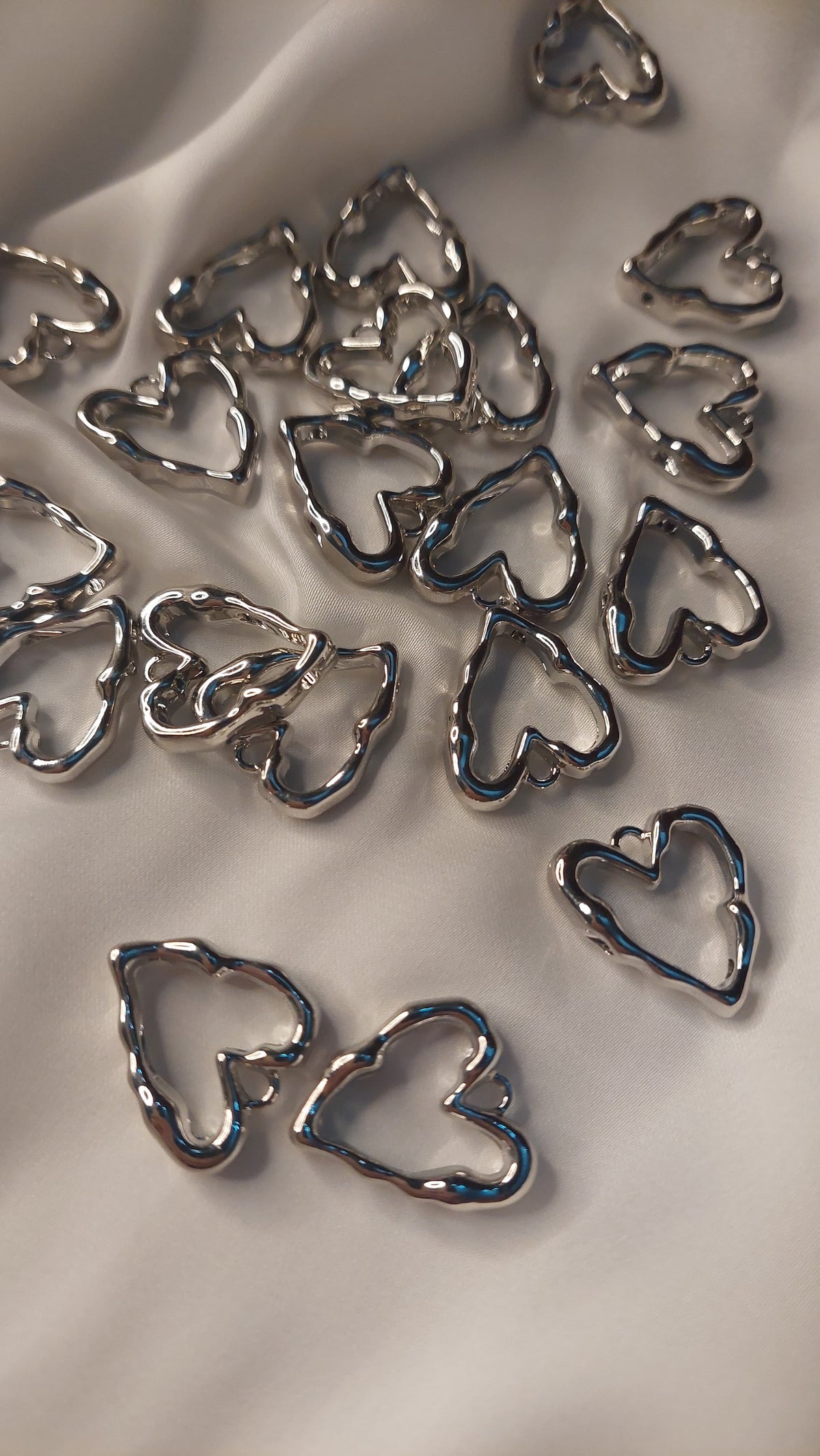1pc High-Quality Imported Irregular Small Heart