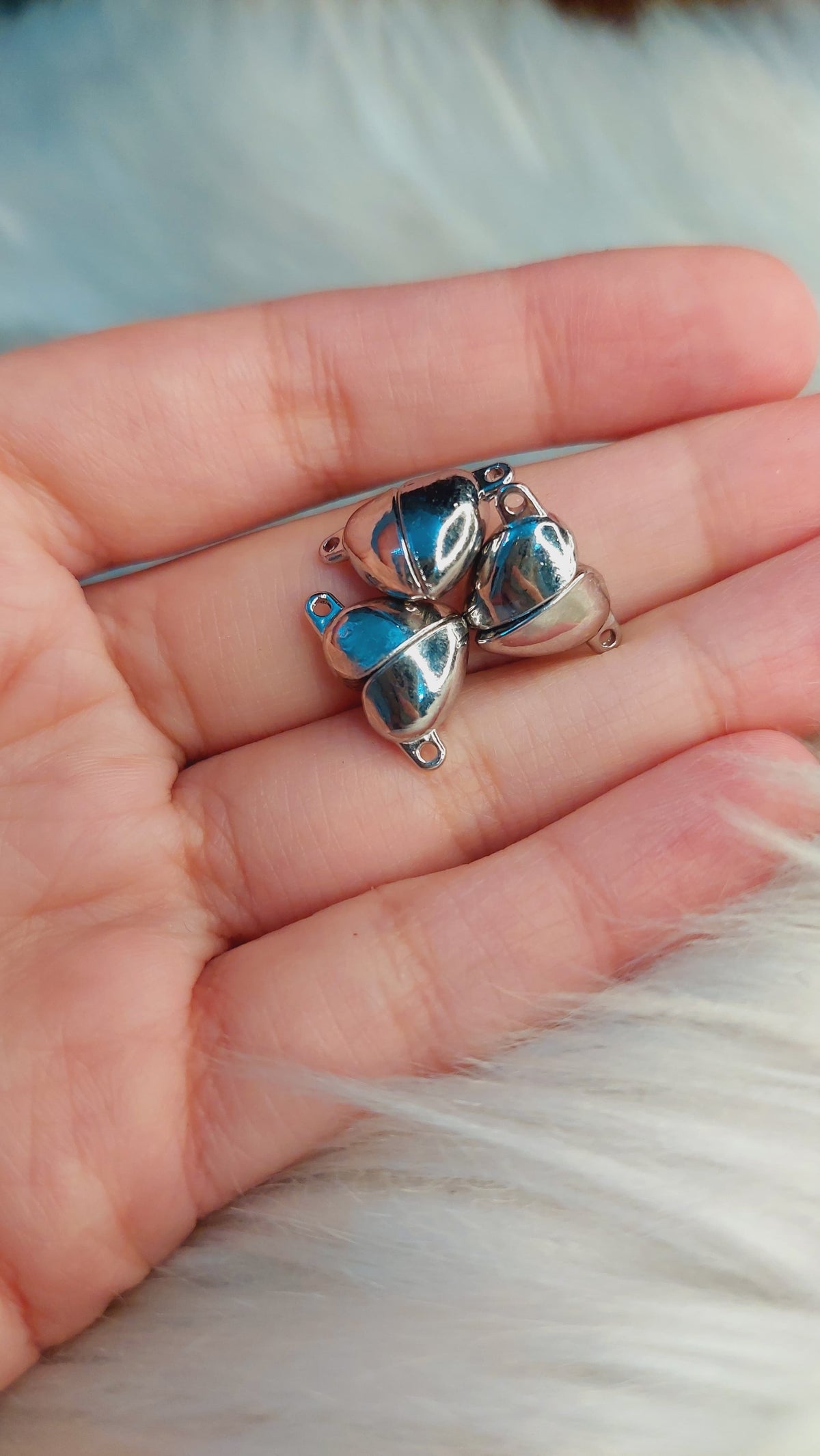 Magnetic Heart Charms in silver/golden
