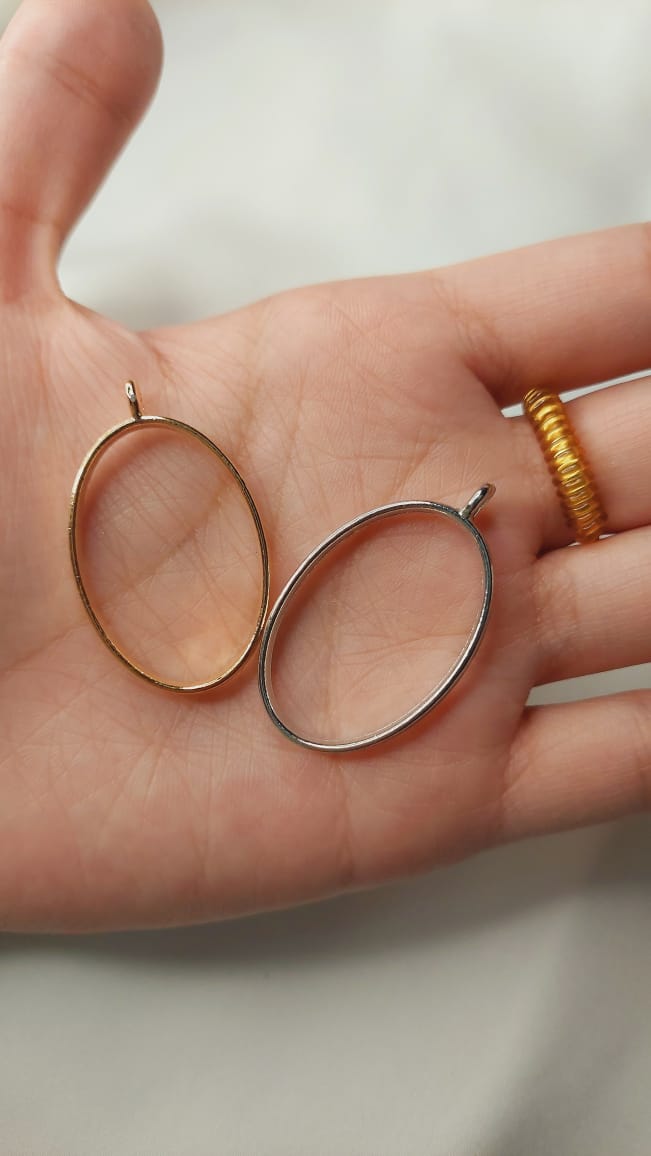 1 pc Basic Hollow Oval Metal Frame Bezels