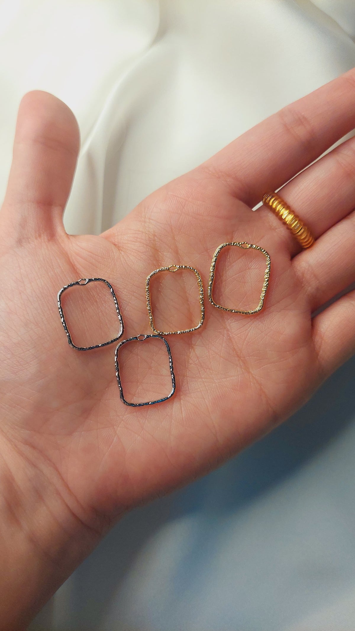 1pc High Quality, Imported Irregular small Square