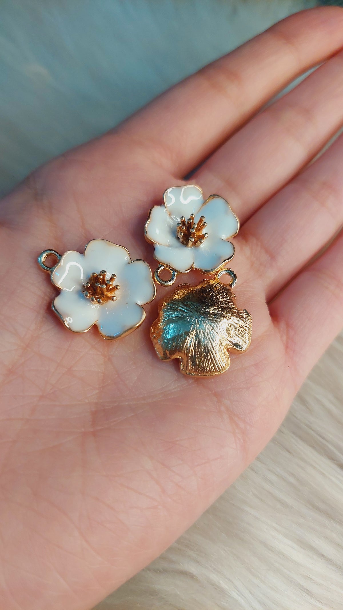Imported 3D flower charms for keychains , pendants , Bracelets & DIY