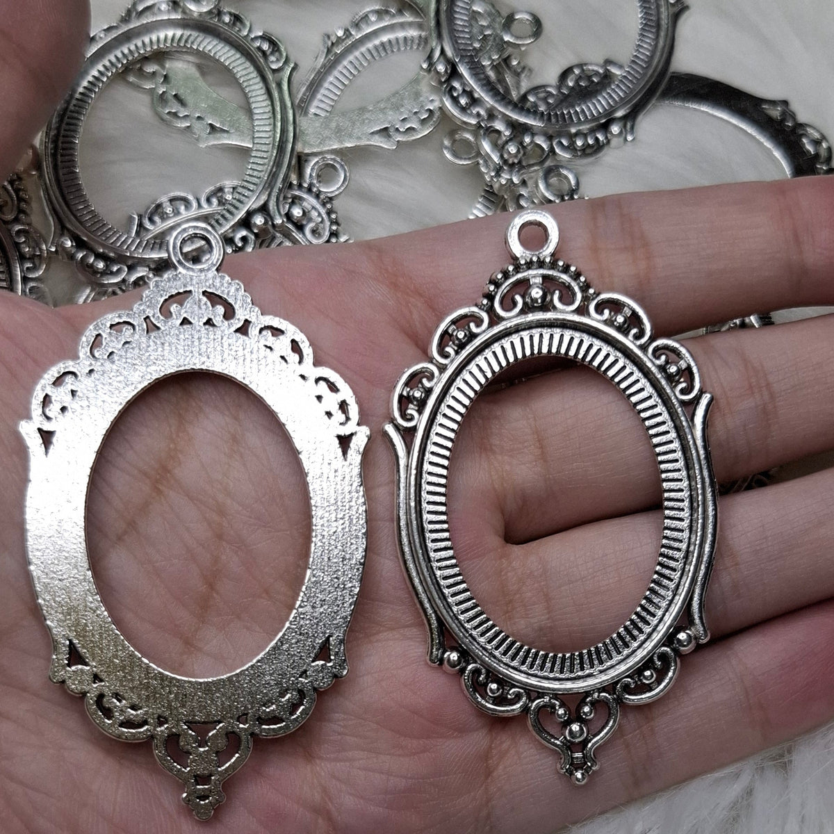 High-Quantity, imported large oval cabochon base / bezel for diy pendants , bracelet, earrings Gold/ silver