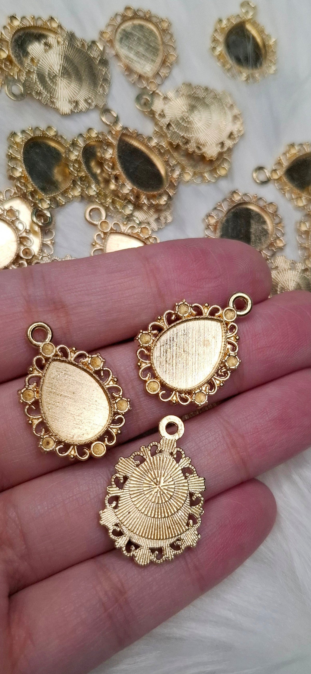 High-Quantity, imported floral Drop cabochon base / bezel for diy pendants , bracelet, earrings Gold/ silver