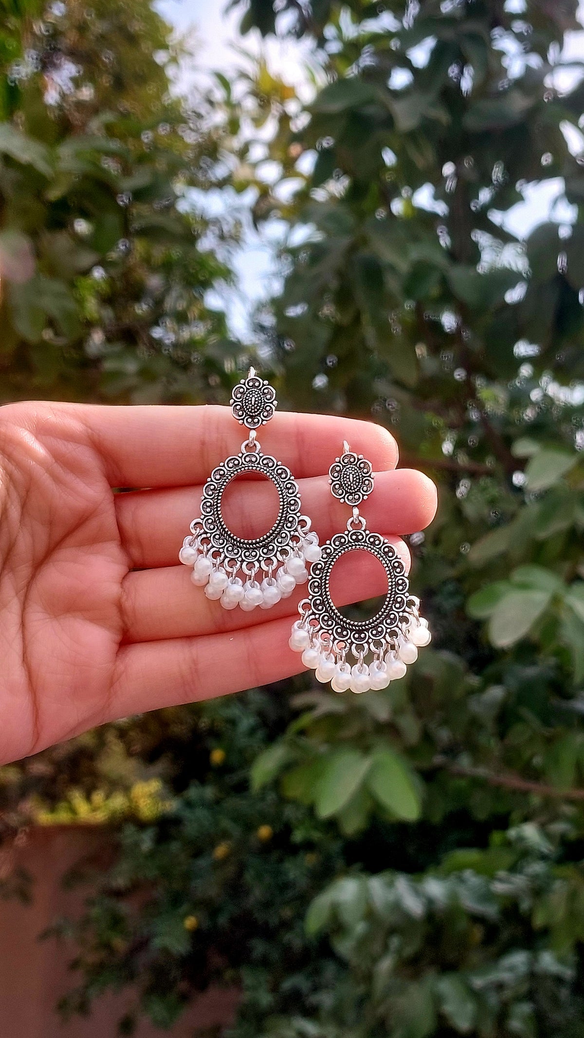 Mini oval jhumkay golden/silver